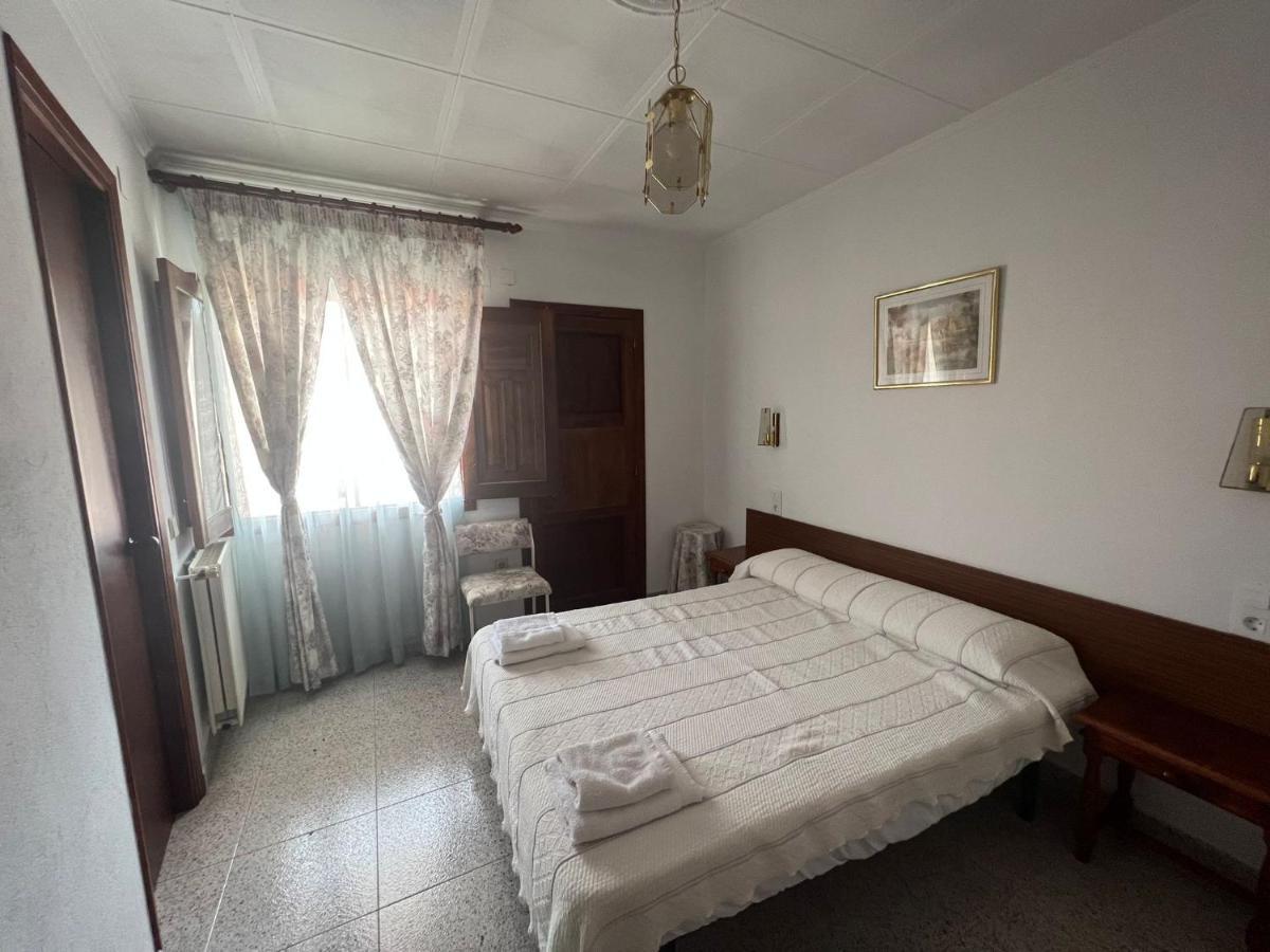 Hostal Sant Llop Mini-hôtel Tordera